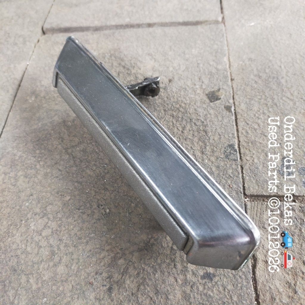 handle pintu kanan depan Toyota Corona TT 1981