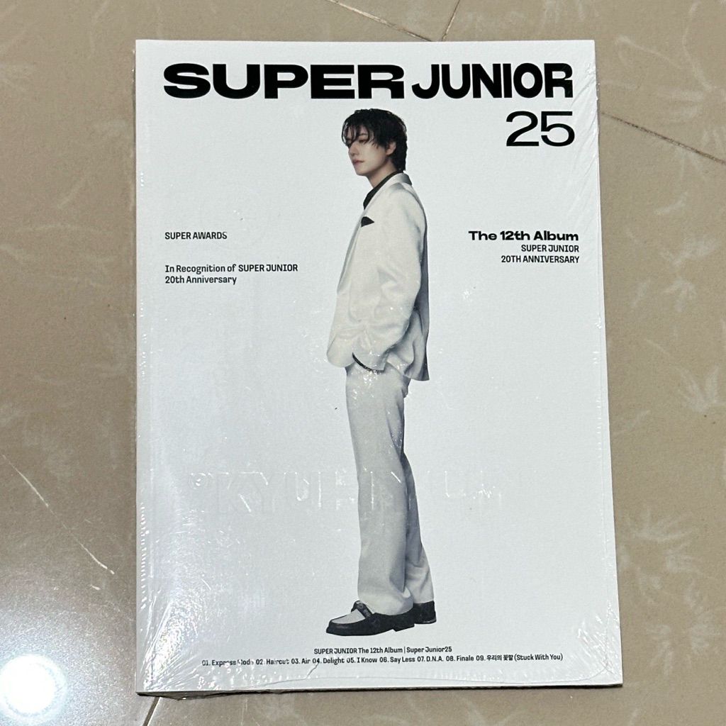 [ READY STOCK ] SEALED SUPER JUNIOR - SUPER JUNIOR25 12th Album Photobook KYUHYUN
