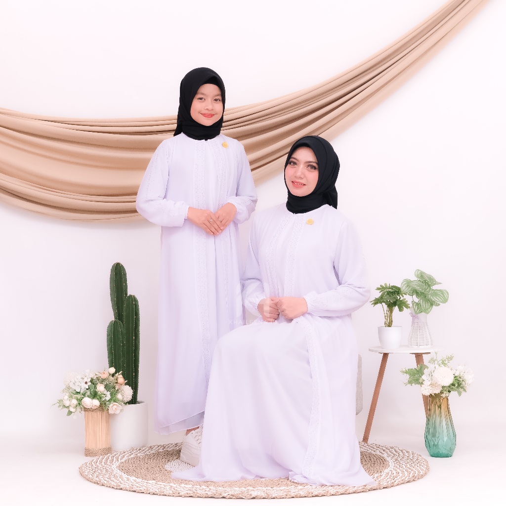 Lavanya - Gamis Couple Ibu & Anak Perempuan Naureen  | Model Aksen Swarovsky | Bahan Ceruty Mewah | 