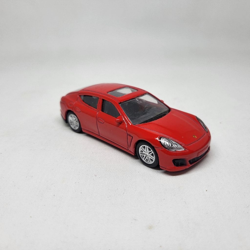 RMZ City Porsche Panamera Turbo