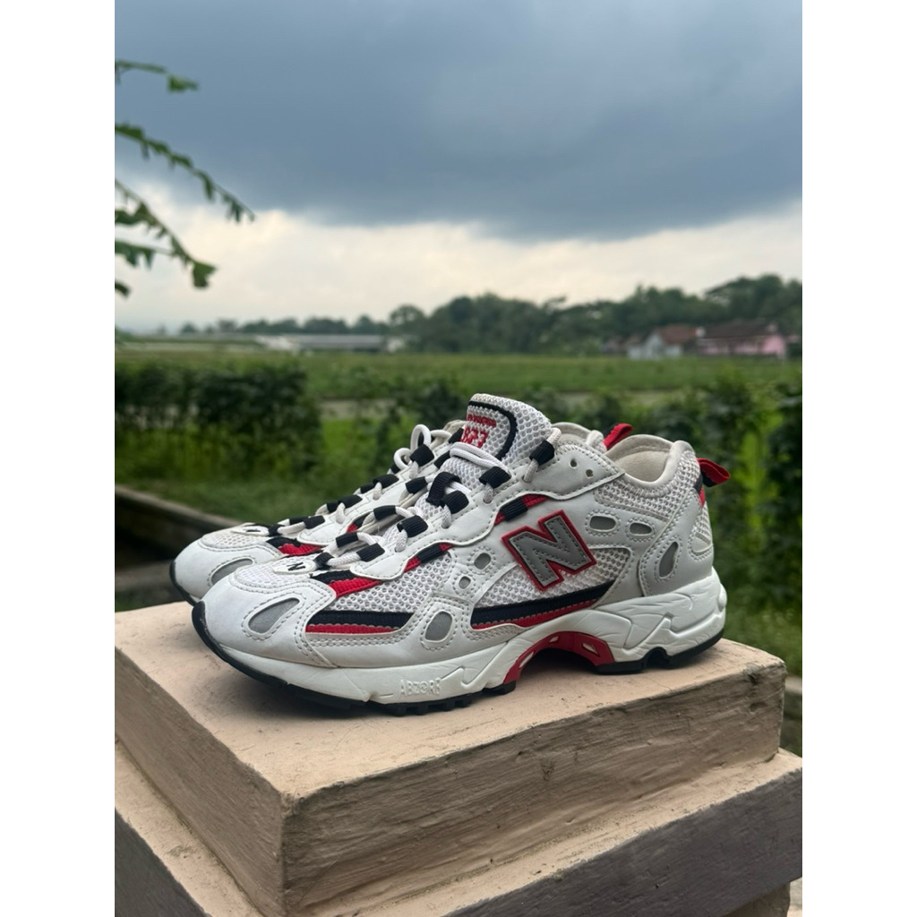 New Balance 827 Trailrun