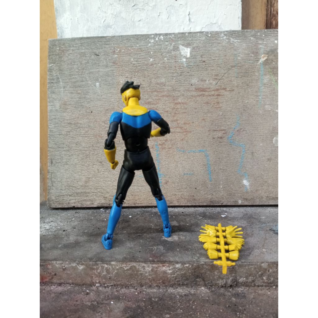 shf mark the invincible # action figure custom kitbash 1/12 omniman thragg vitrumite war toys Netfli