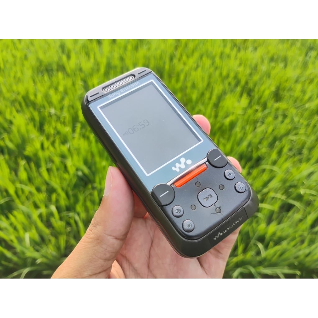 Sony Ericsson W830 Black Terinstal Game java