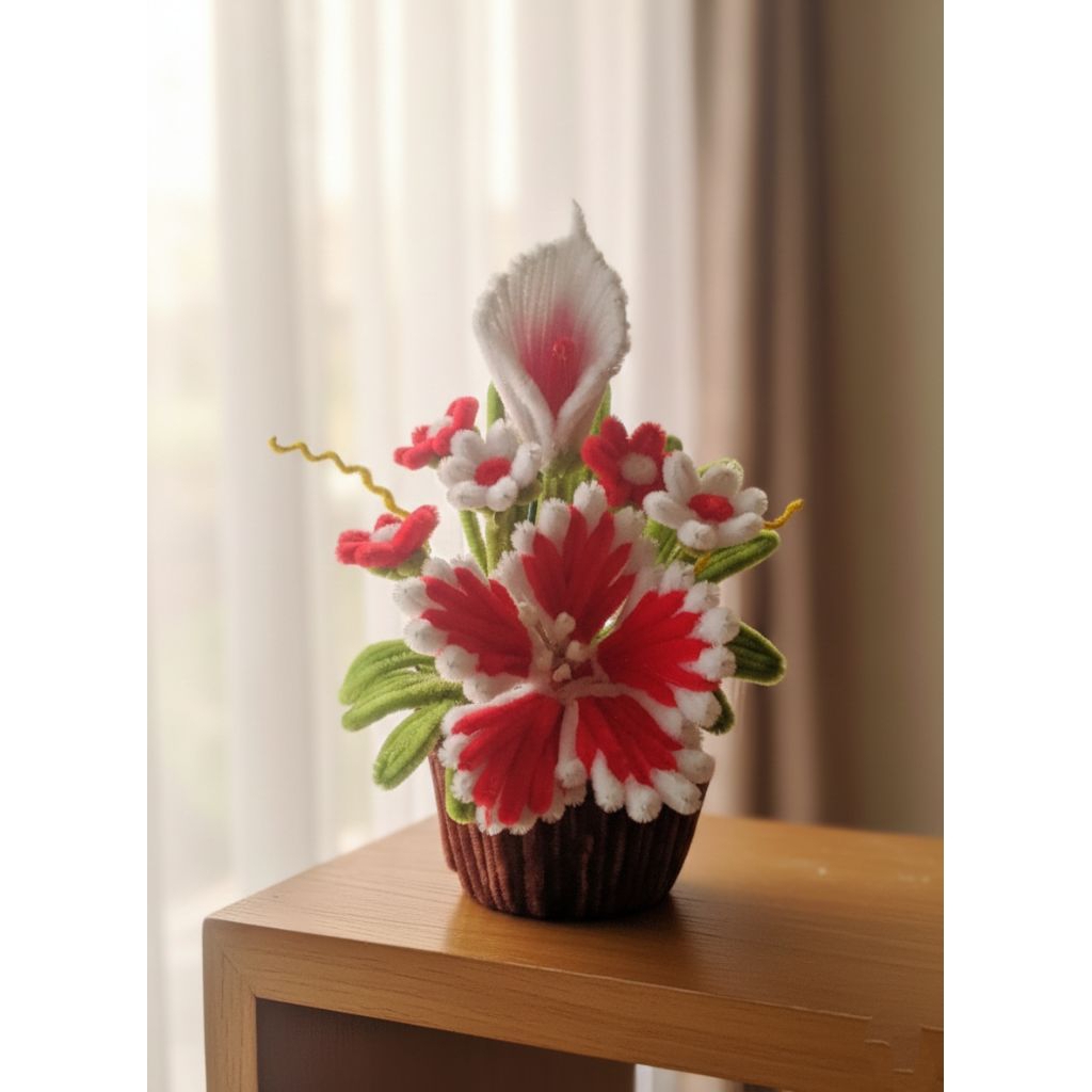 tanaman hias ruang tamu / bunga / merah putih / pot bunga