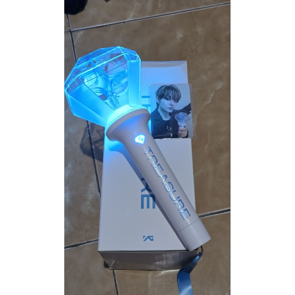 lightstick treasure v2 dan Wts tiket pulse on jakarta day 1