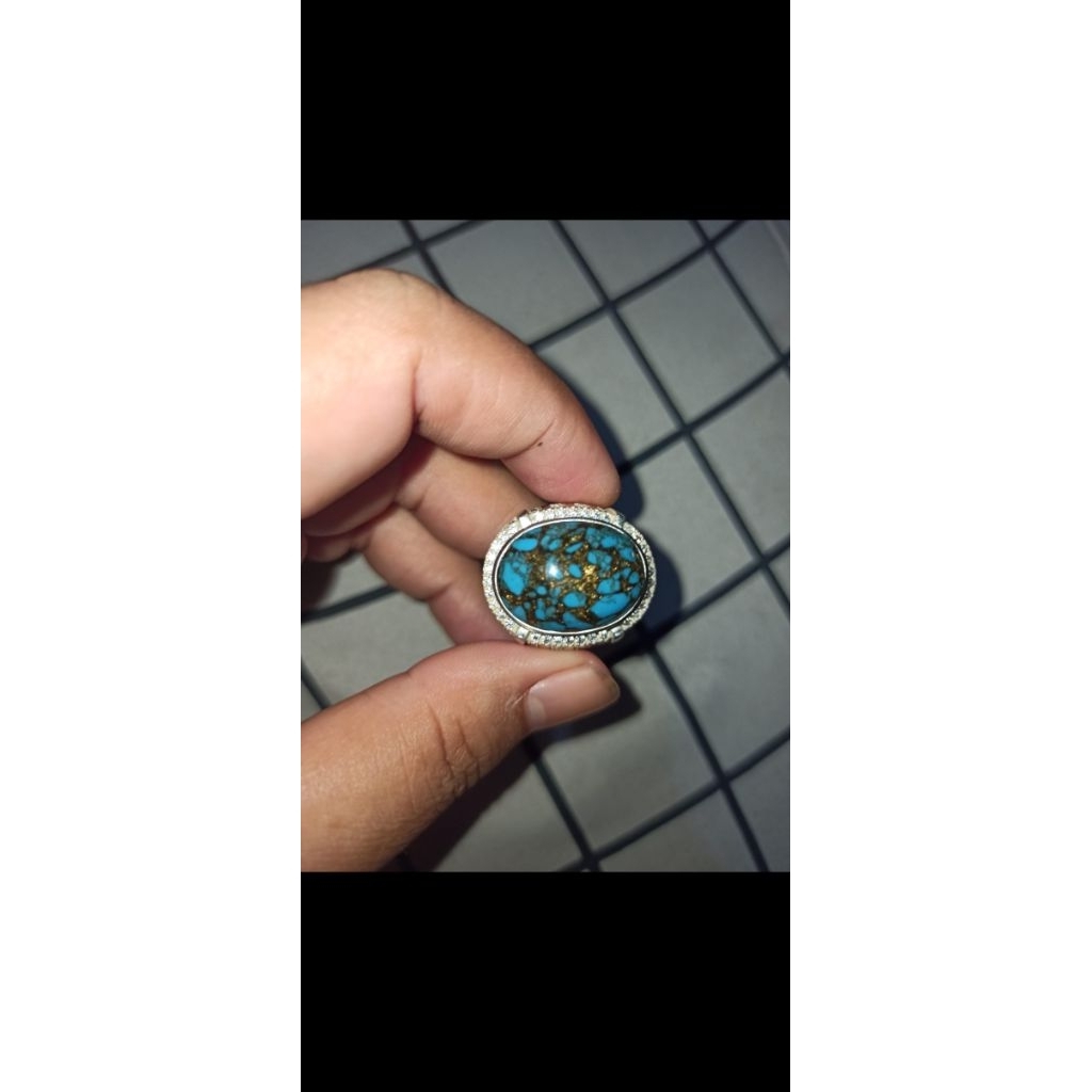 batu virus persia urat emas