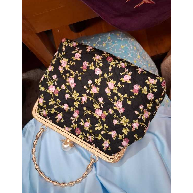 PRELOVED Tas Frame Gold Mutiara