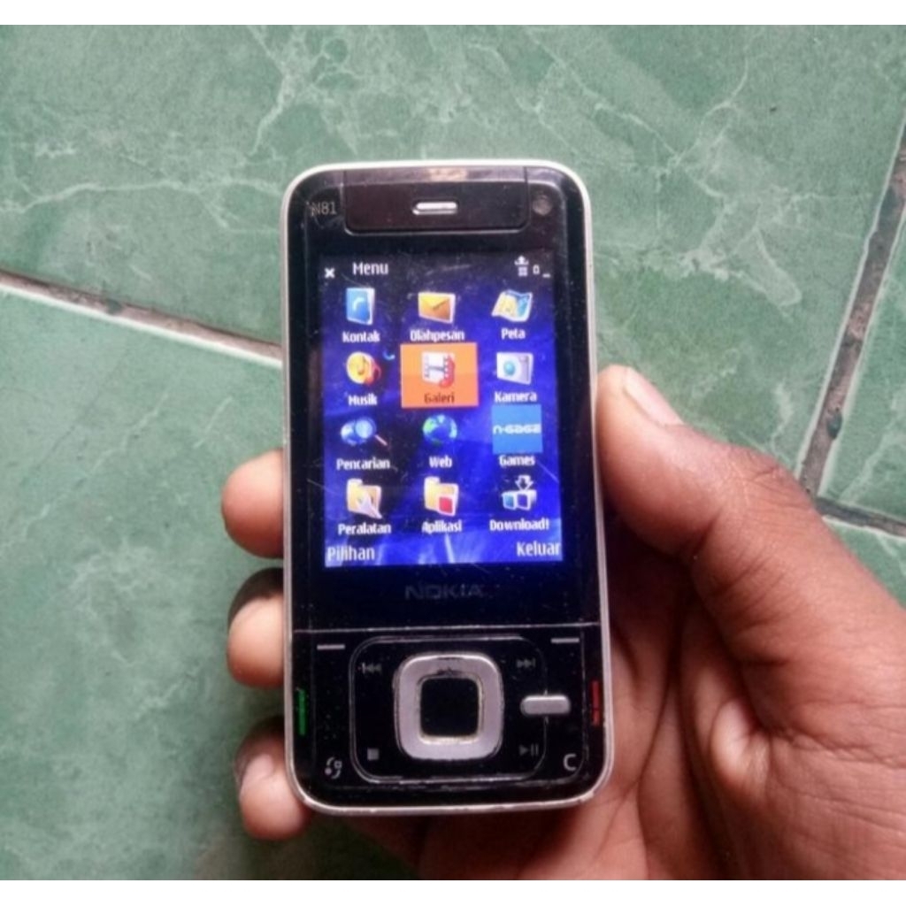 NOKIA_N81