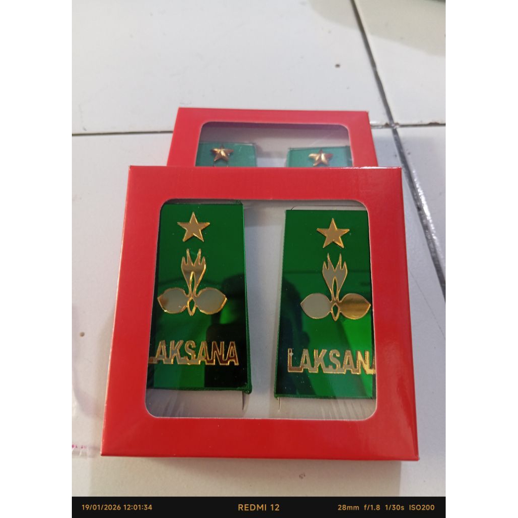 TKU Laksana Penegak Satuset Doble Tumpuk Akrilik