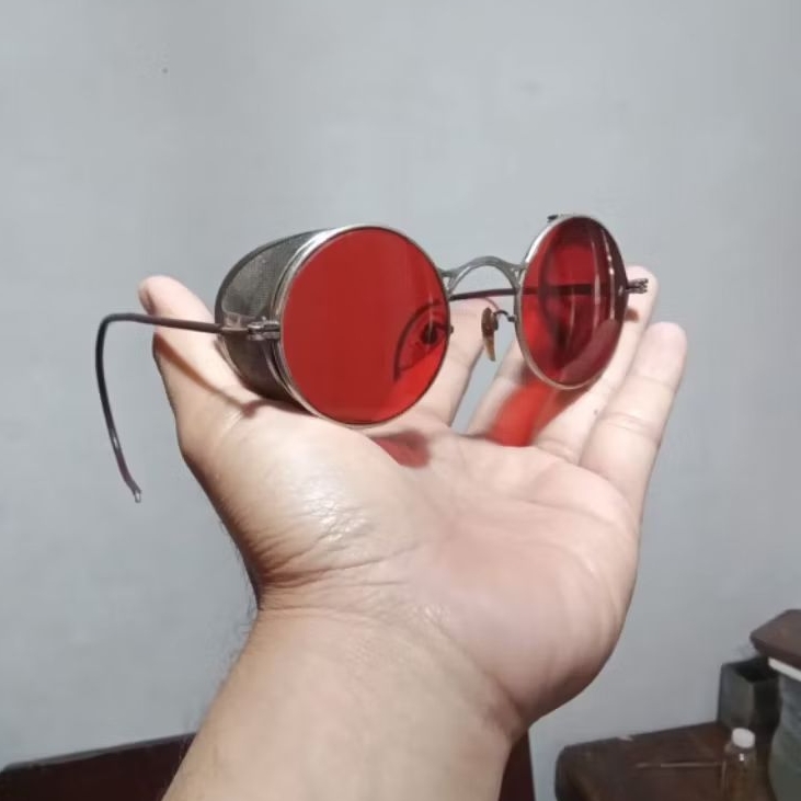 Vintage WWII Welsh Red Ruby steampunk sunglassesCirca 1940s