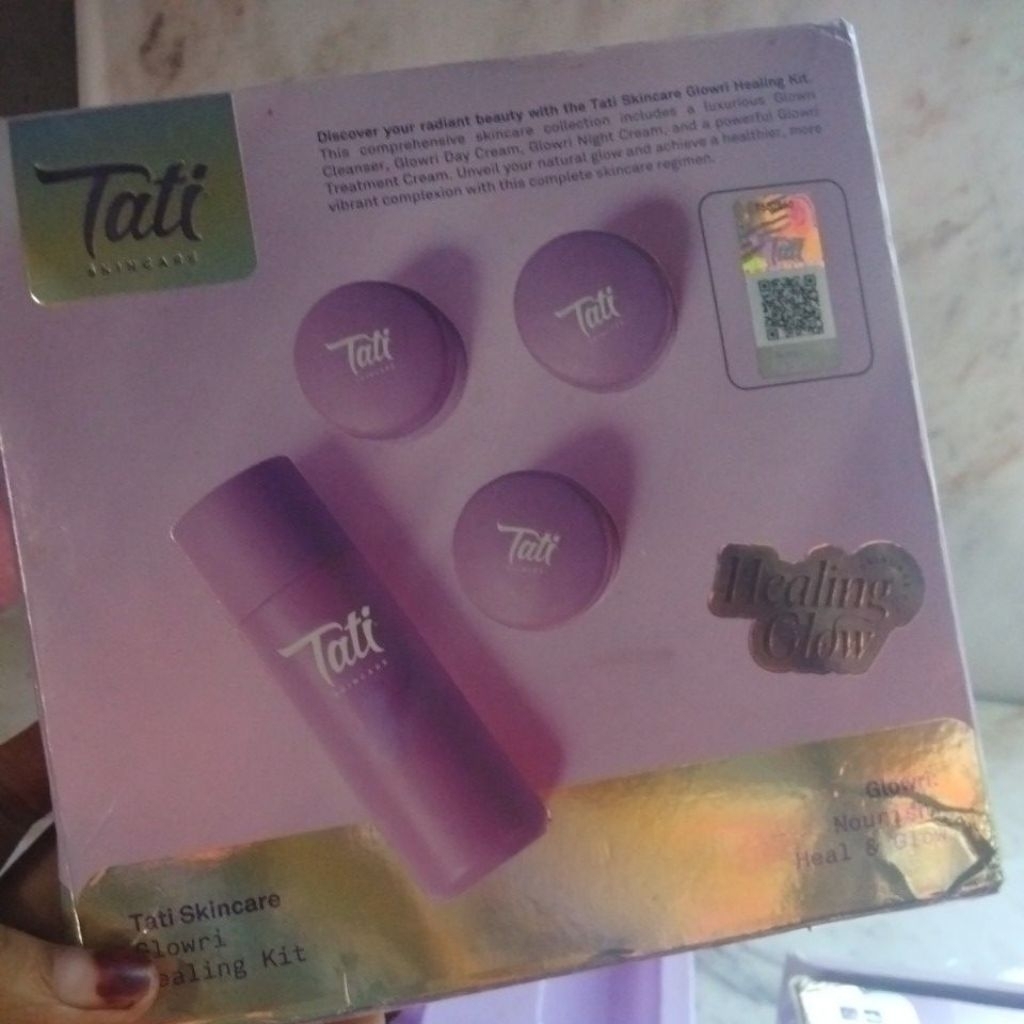 TATI Skincare Facial Wash BPOM – Pembersih WajahTATI Skincare Serum Glowing Original BPOM
TATI Skinc