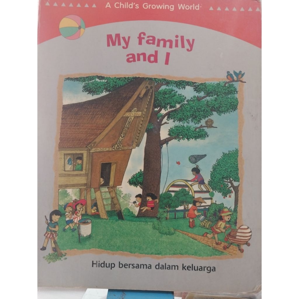 SALE 50 % BUKU A Child's Growing World utk Balita( ori/ preloved)