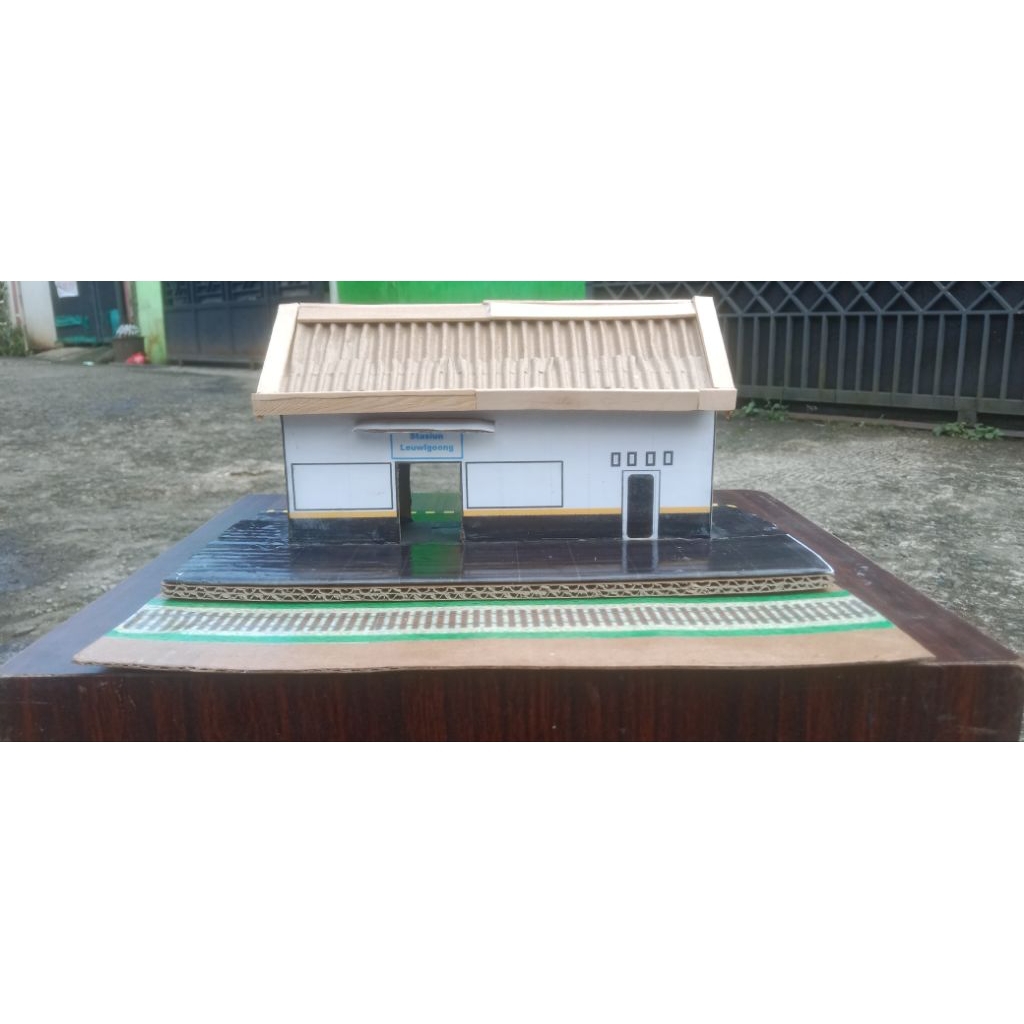 miniatur stasiun kereta api lewigoong