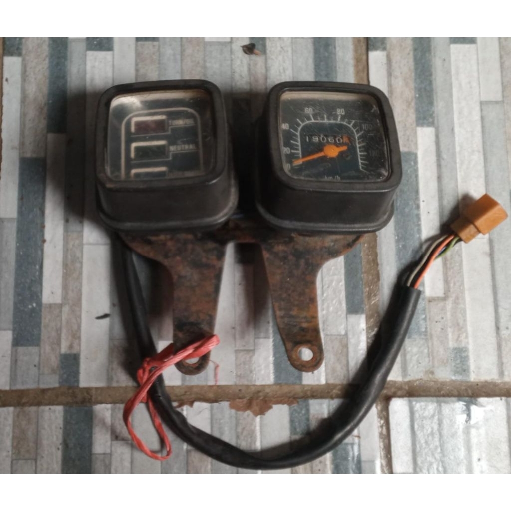 Spedo spido speedo speedometer suzuki A100 Econos TRS TRZ Katana Original