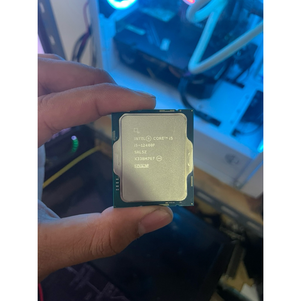 SECOND  Intel i5 12400F TRAY