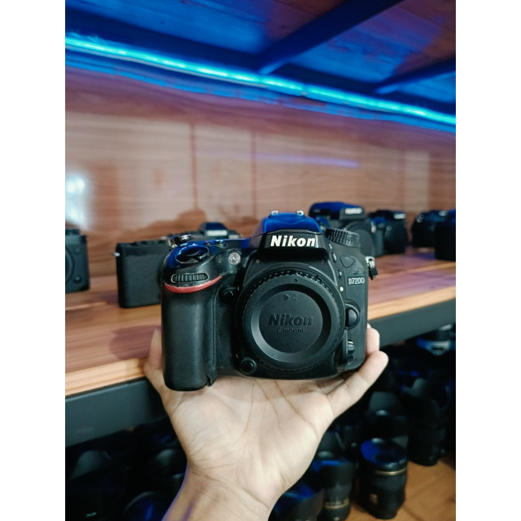 NIKON D7200