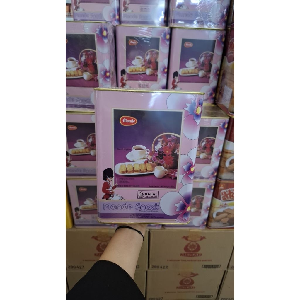 MONDE SERENA SNACK KALENG 600GR