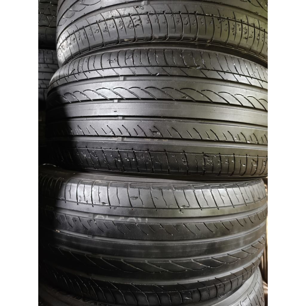 Ban 215/50 R17 merek Yokohama
