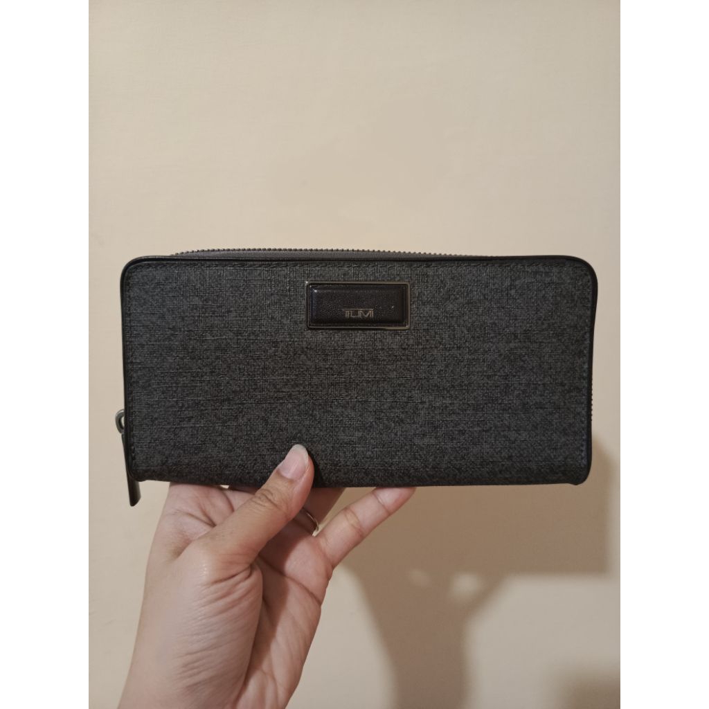 TUMI Zippy Long wallet