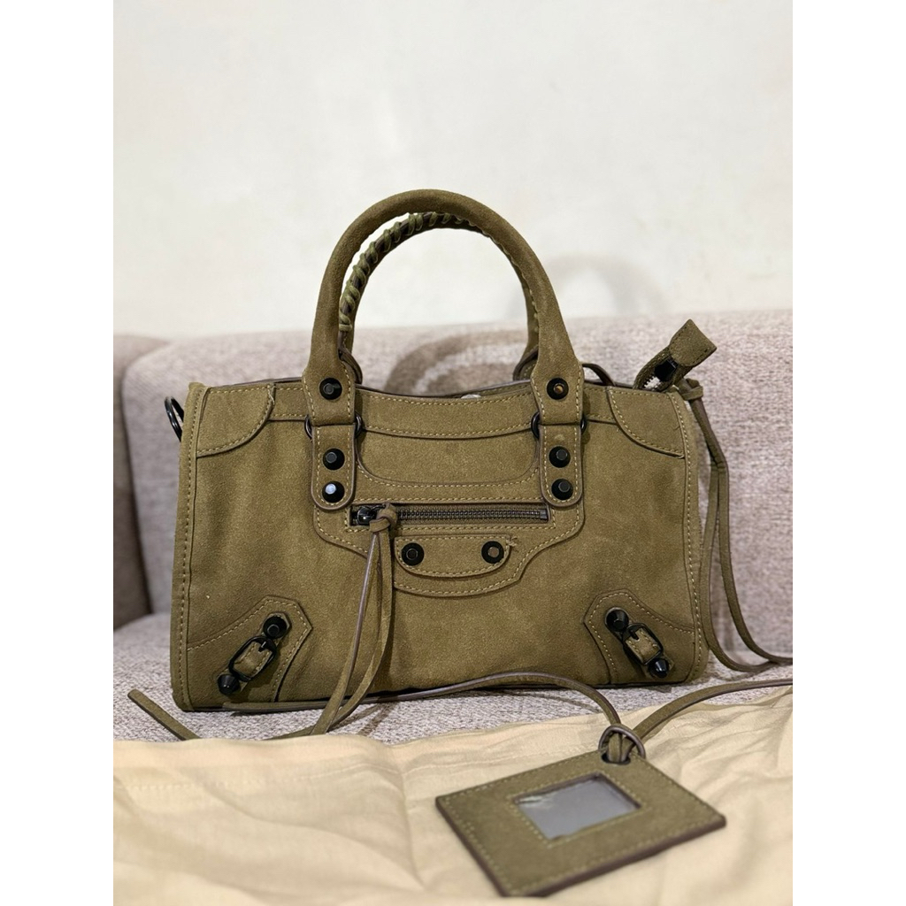 Tas Selempang Wanita Ala Balen Suede Medium No Brand