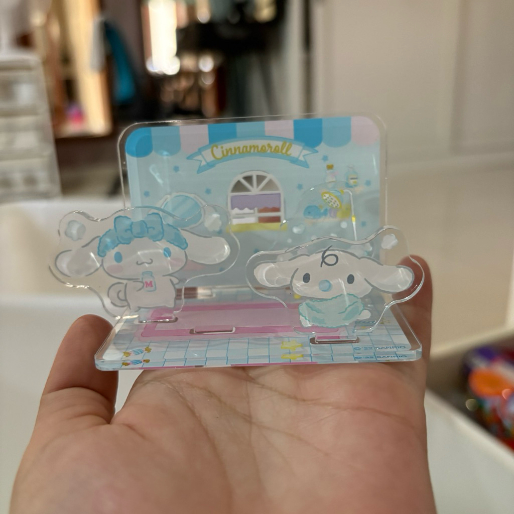 cinnamonroll desk figure