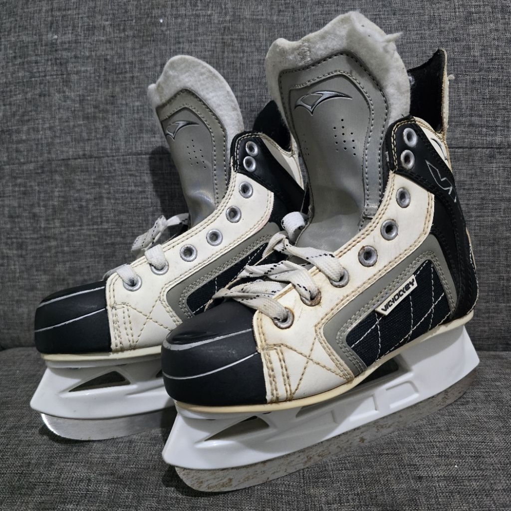 sepatu ice skating vic hockey anak original size 36