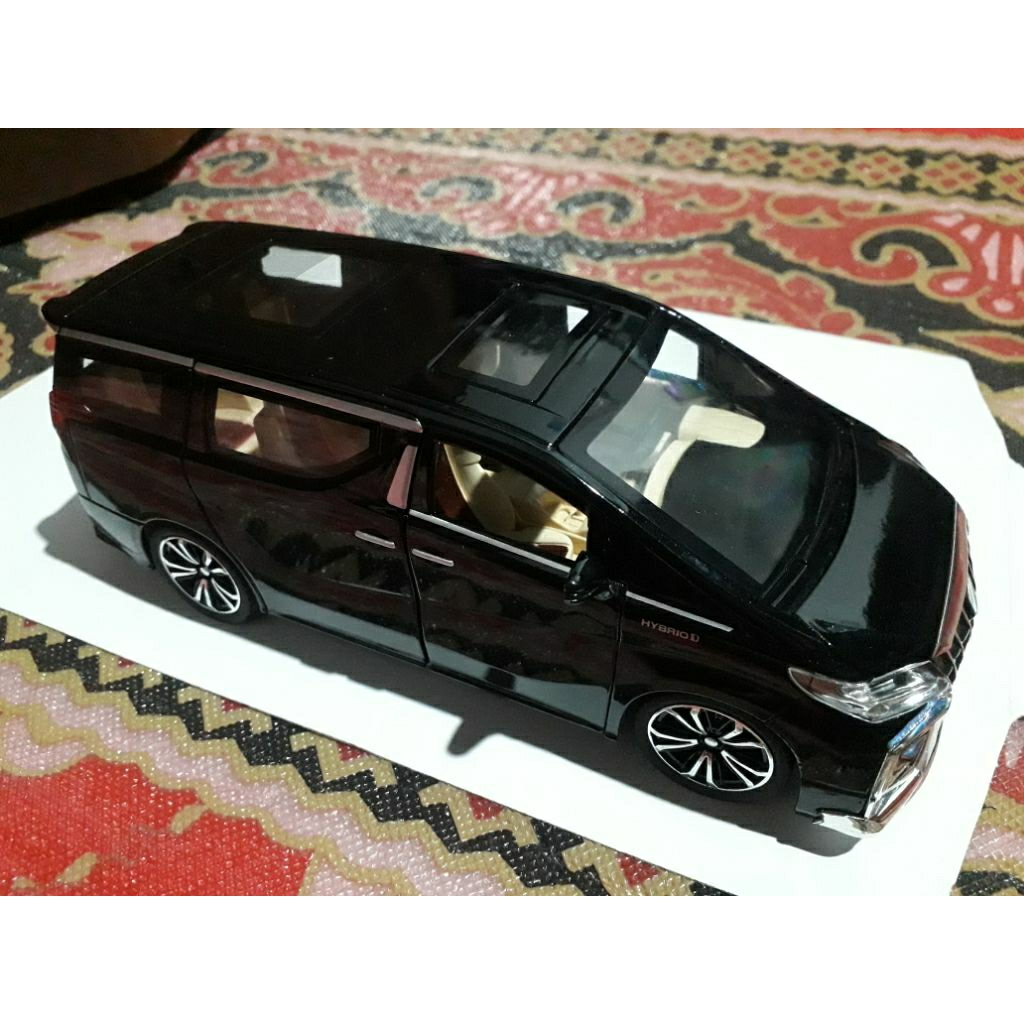 DIECAST TOYOTA ALPHARD 1:24 HITAM