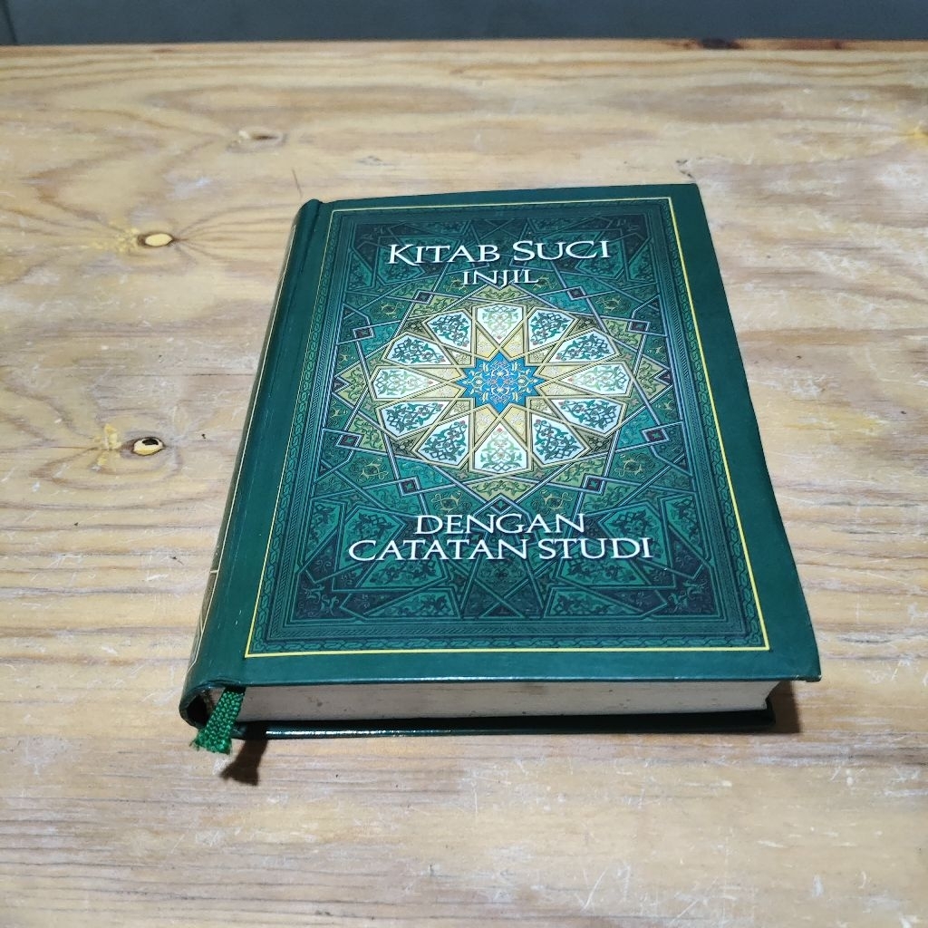 Buku Kitab Suci Injil dengan Catatan Studi