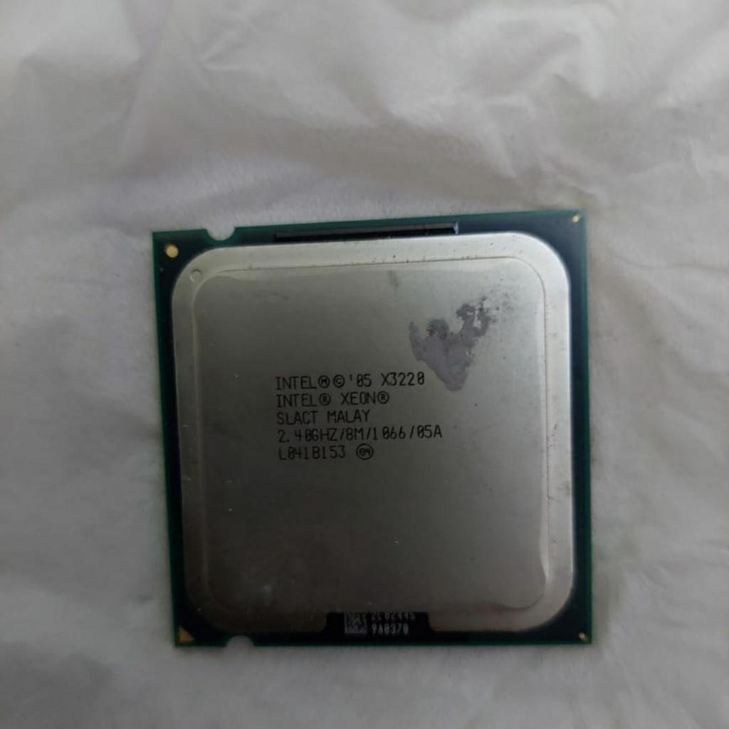Intel Xeon X3220 Socket LGA 775