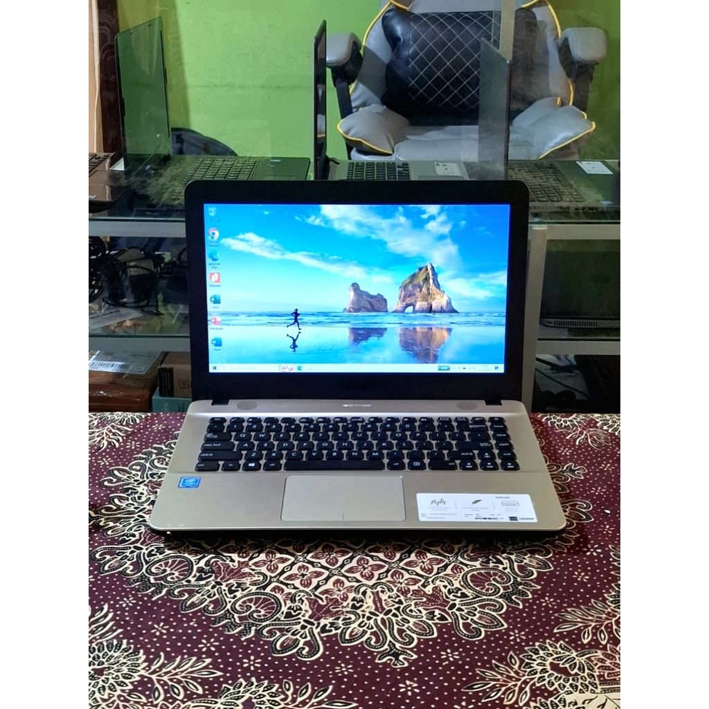 ASUS VIVOBOOK X441M INTEL N4020, RAM 4GB, SSD 256GB, BATRE AWET BODY MULUS