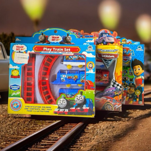satu set kereta api mainan anak, play train set karakter