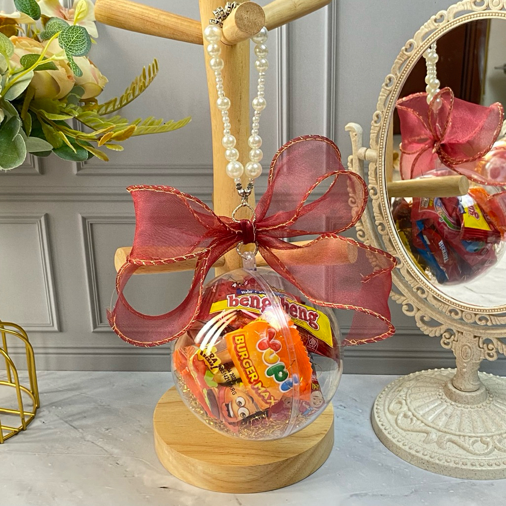 (READY) GIFT SNACK ULANG TAHUN/ GIFT VALENTINE/ GIFT ACRYLIC BALL/ GANTUNGAN HAMPERS