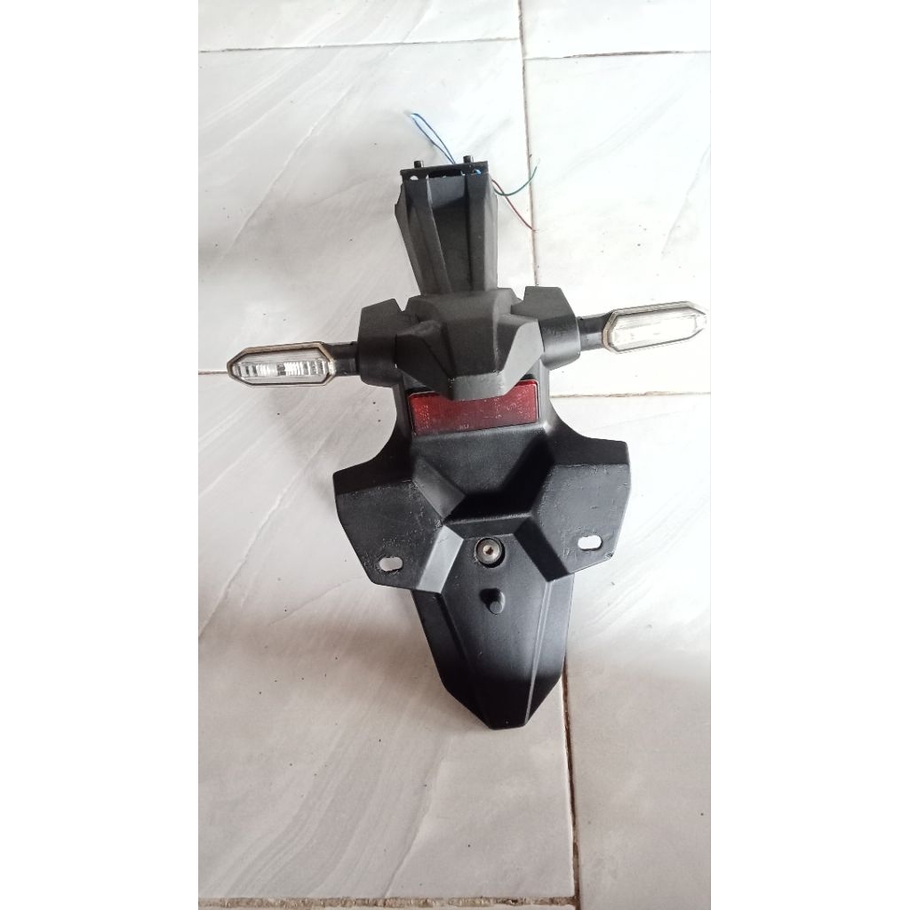 spakbor slebor belakang honda cbr 150 led facelit k45 original