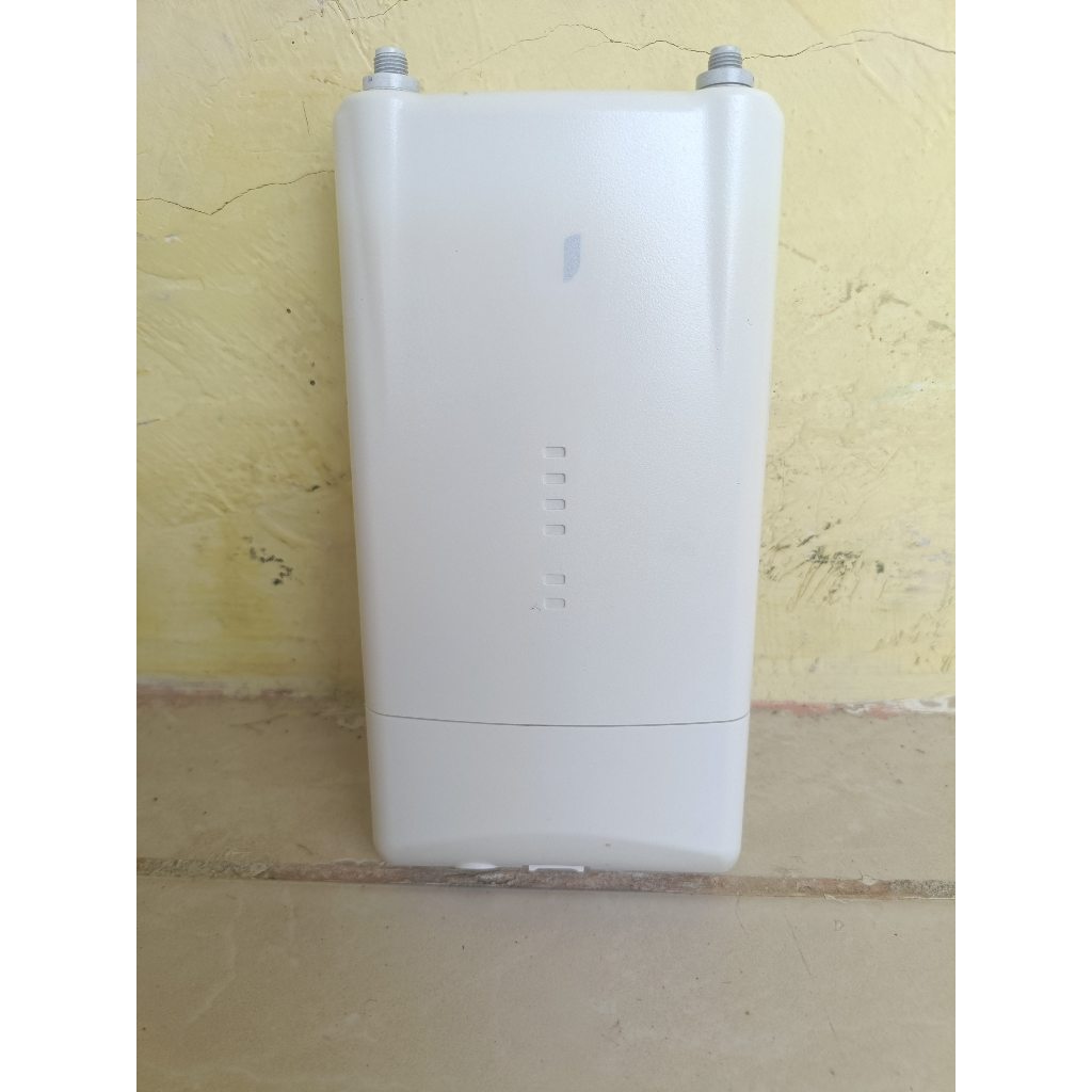 Ubiquiti Rocket 5 AC lite (BEKAS   PAKAI-NORMAL)