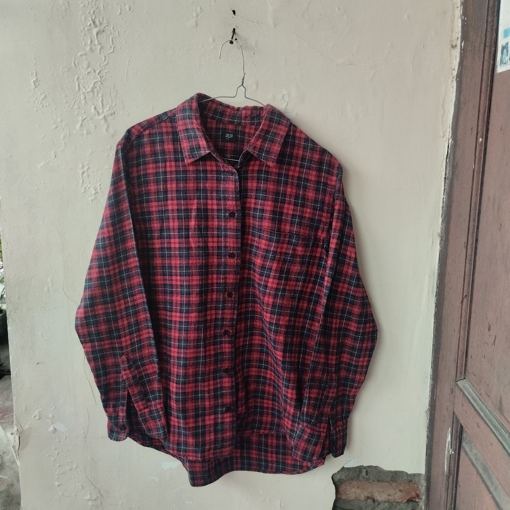 Kemeja Uniqlo Veterano Original