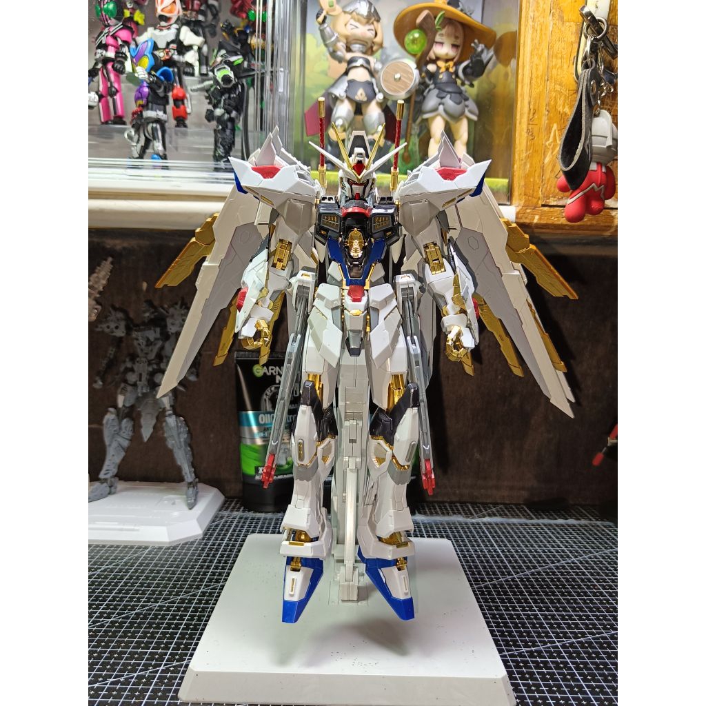 MG Strike Freedom Daban 8802 + White Slash Proud Defender