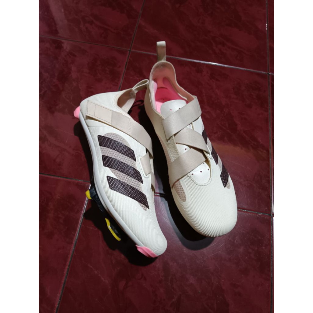 SEPATU BERSEPEDA ADIDAS CYCLING