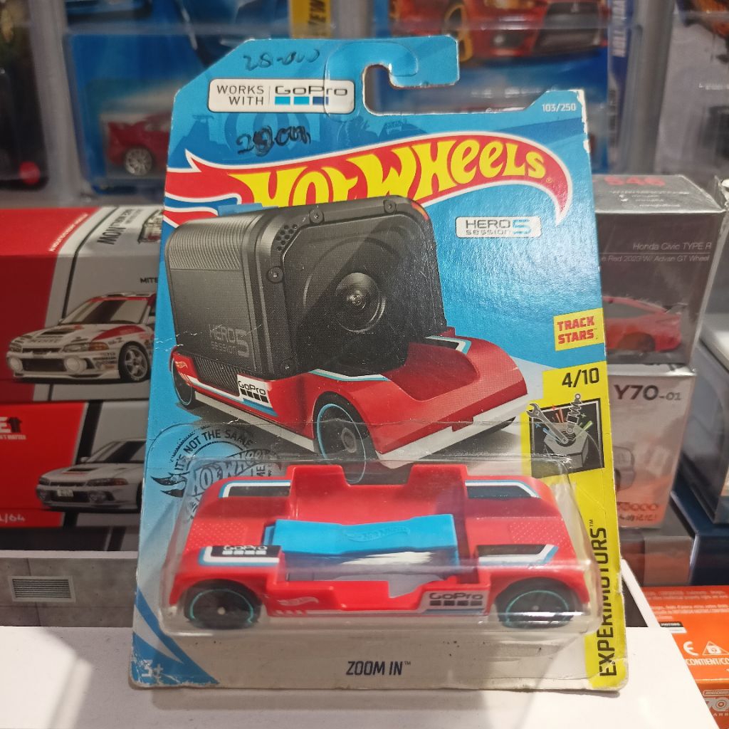 Hotwheels Zoom In Gopro Merah Hitam