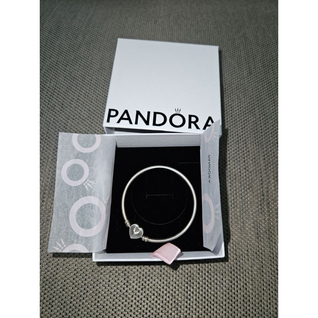 PRELOVED Pandora Radiating Heart Clasp Bangle Bracelet Original