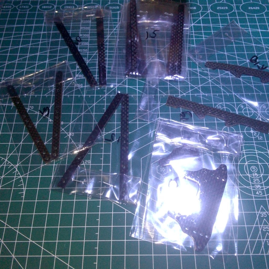 HG CARBON STICK TAMIYA REP / BUMPER TAMIYA REP