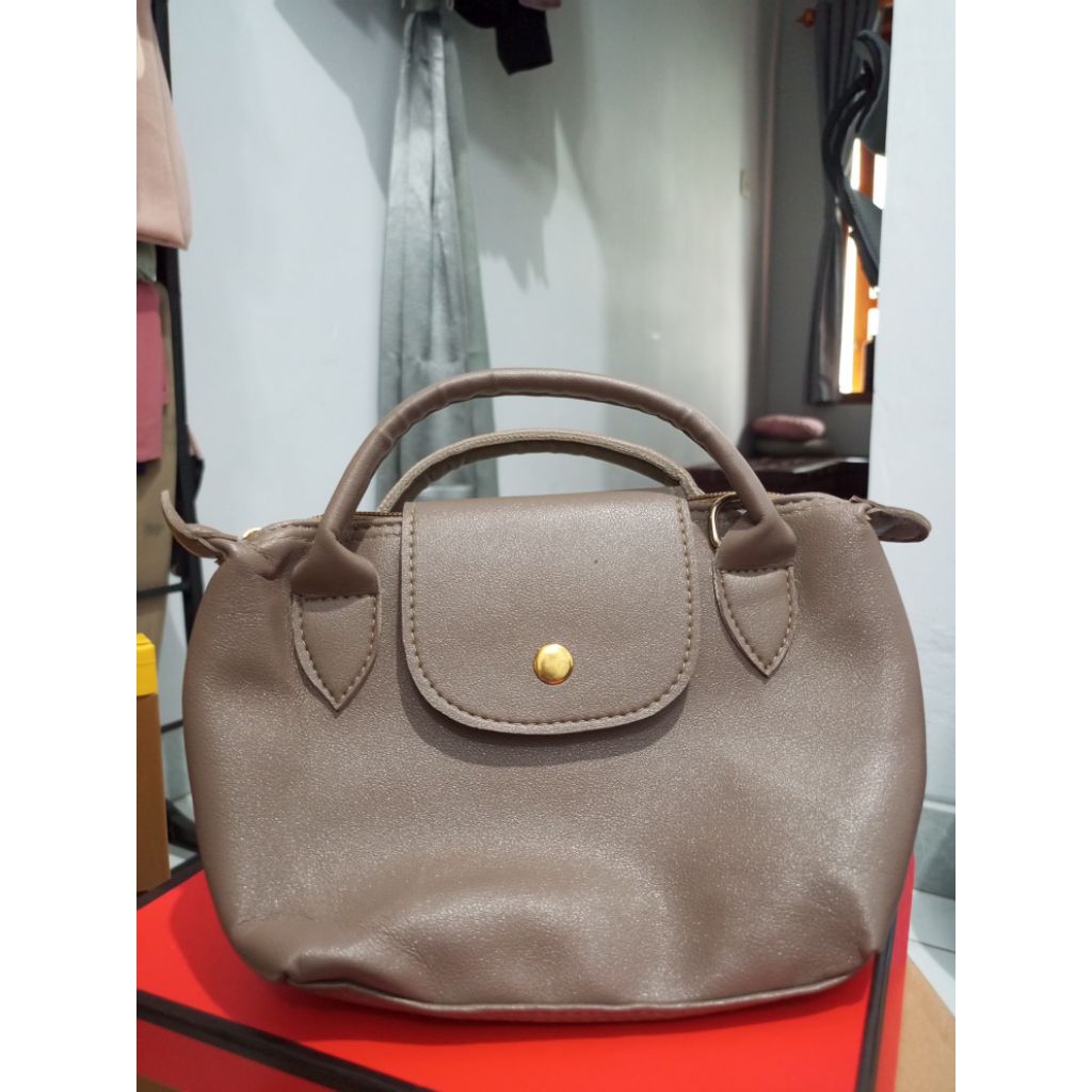 Tas Selempang Wanita Cokelat Kulit Sintetis Preloved