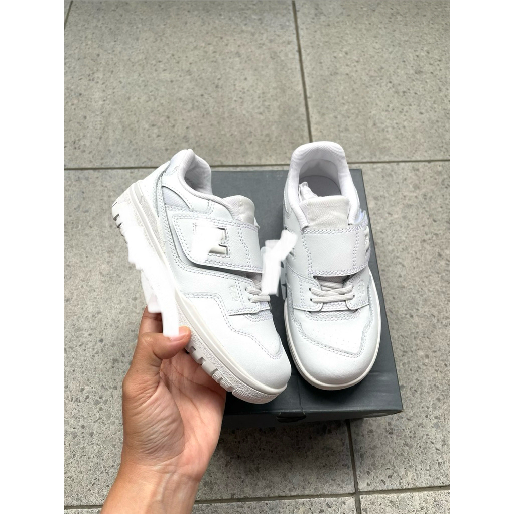 Sepatu sneakers kids triple white 5 5O ukuran 30 dan 31 sale (P HB5 5O WW)