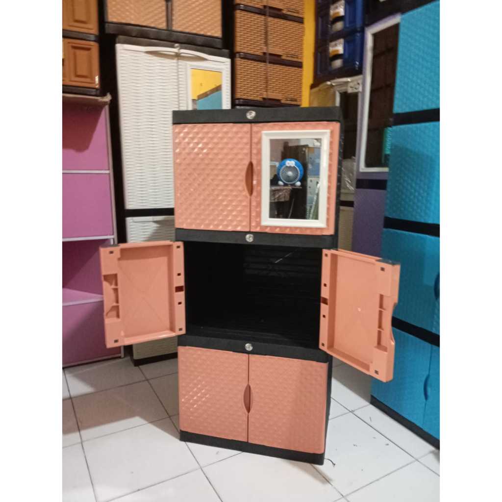 Lemari plastik kaca Doremi 3 susun
