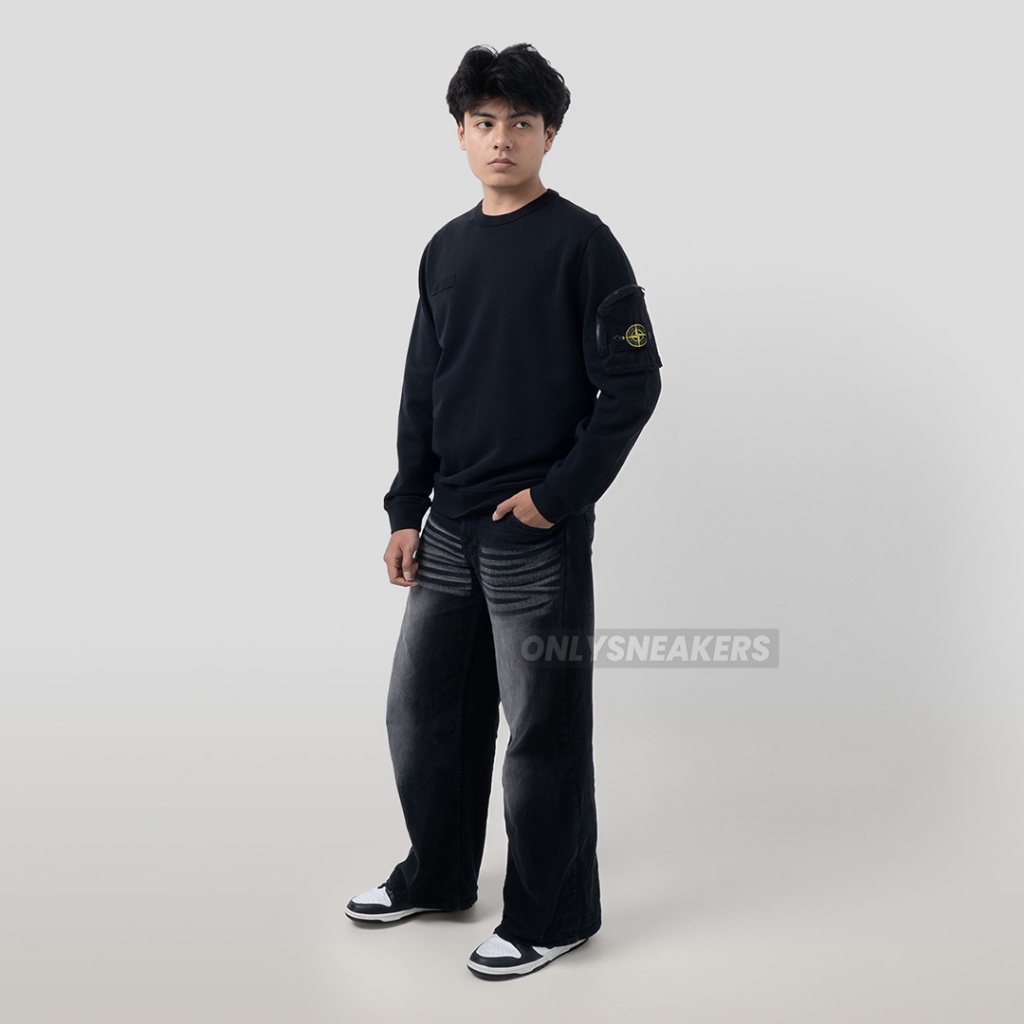 STONE ISLAND WAPPEN PATCH SLEEVE POCKET SWEATSHIRT BLACK