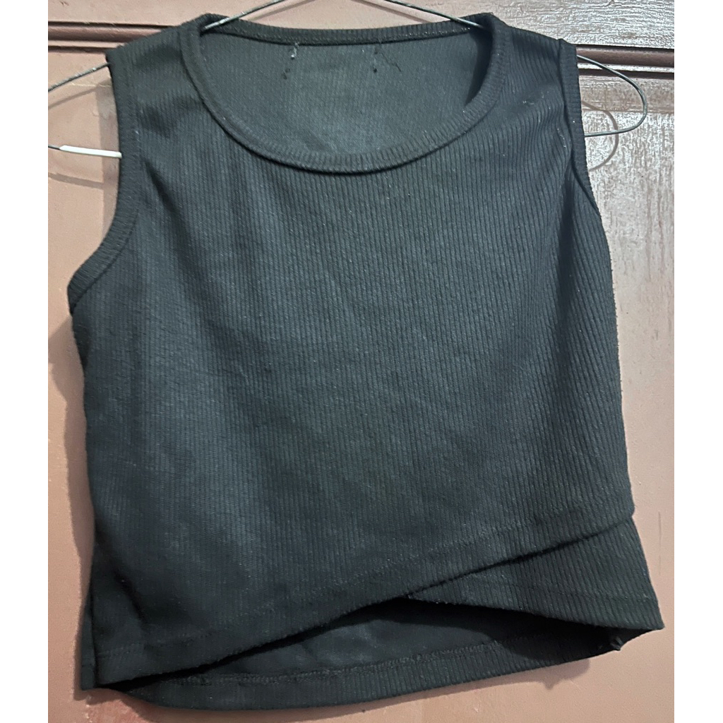 preloved tanktop crop