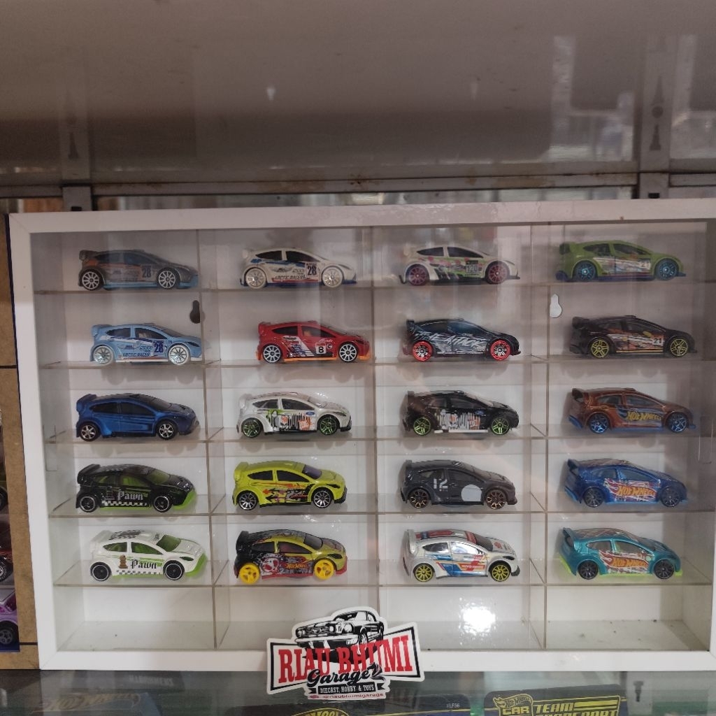 Hotwheels Ford Fiesta lengkap complete Zamac Treasure Hunt Boulevard Ken Block Mystery Giftpack Raci