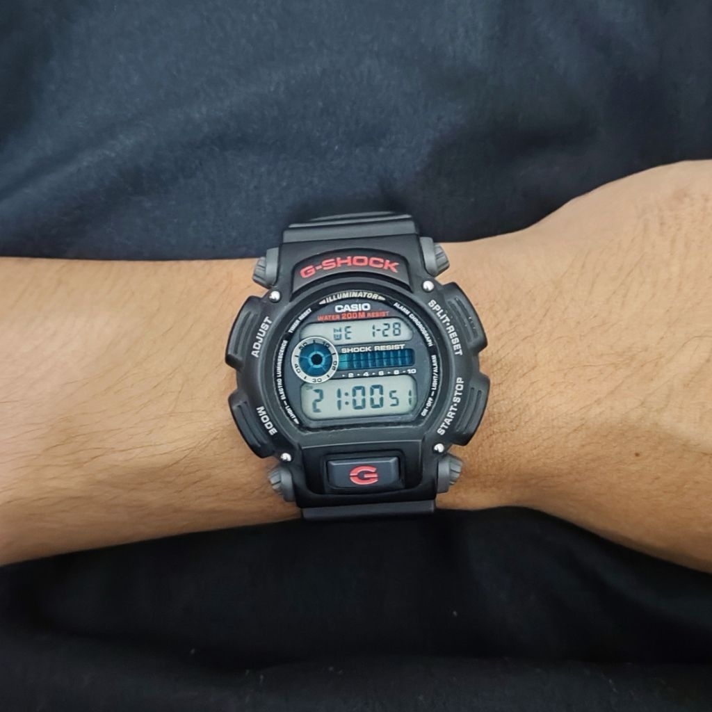 G-Shock Jam Tangan Original CDW-9052-1VDR Digital Watches Second 99% Condition