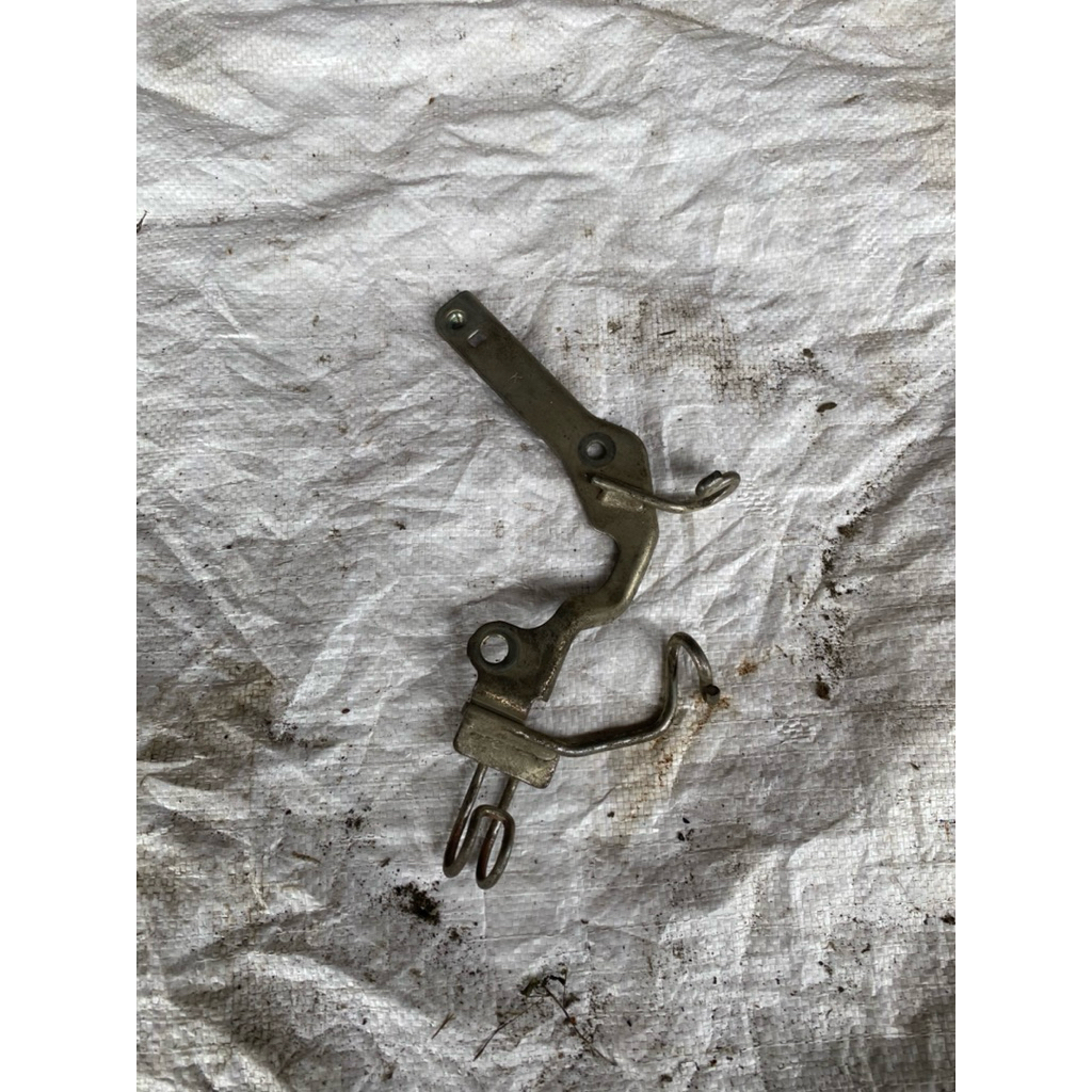 Breket dudukan selang bensin vario 125 150 led original copotan motor