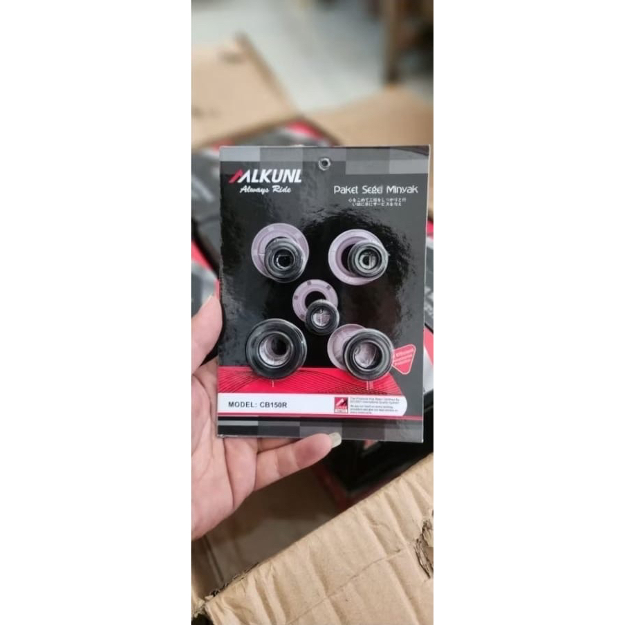 Oil Seal Mesin Komplit CB150R Merek MLKUNL