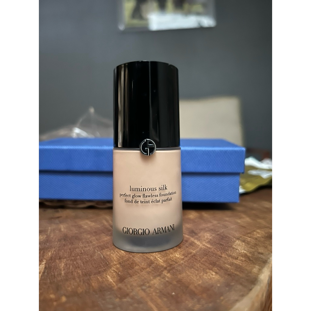 Giorgio Armani Luminous Silk Foundation Shade 4.25